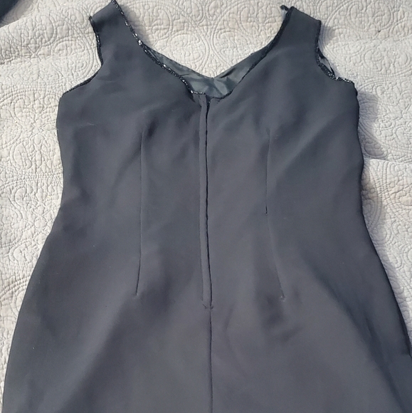 Size 7 Mid-Length Black Dress - Picture 2 of 2